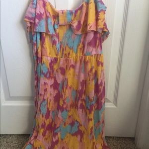 Dress with pocket on the side